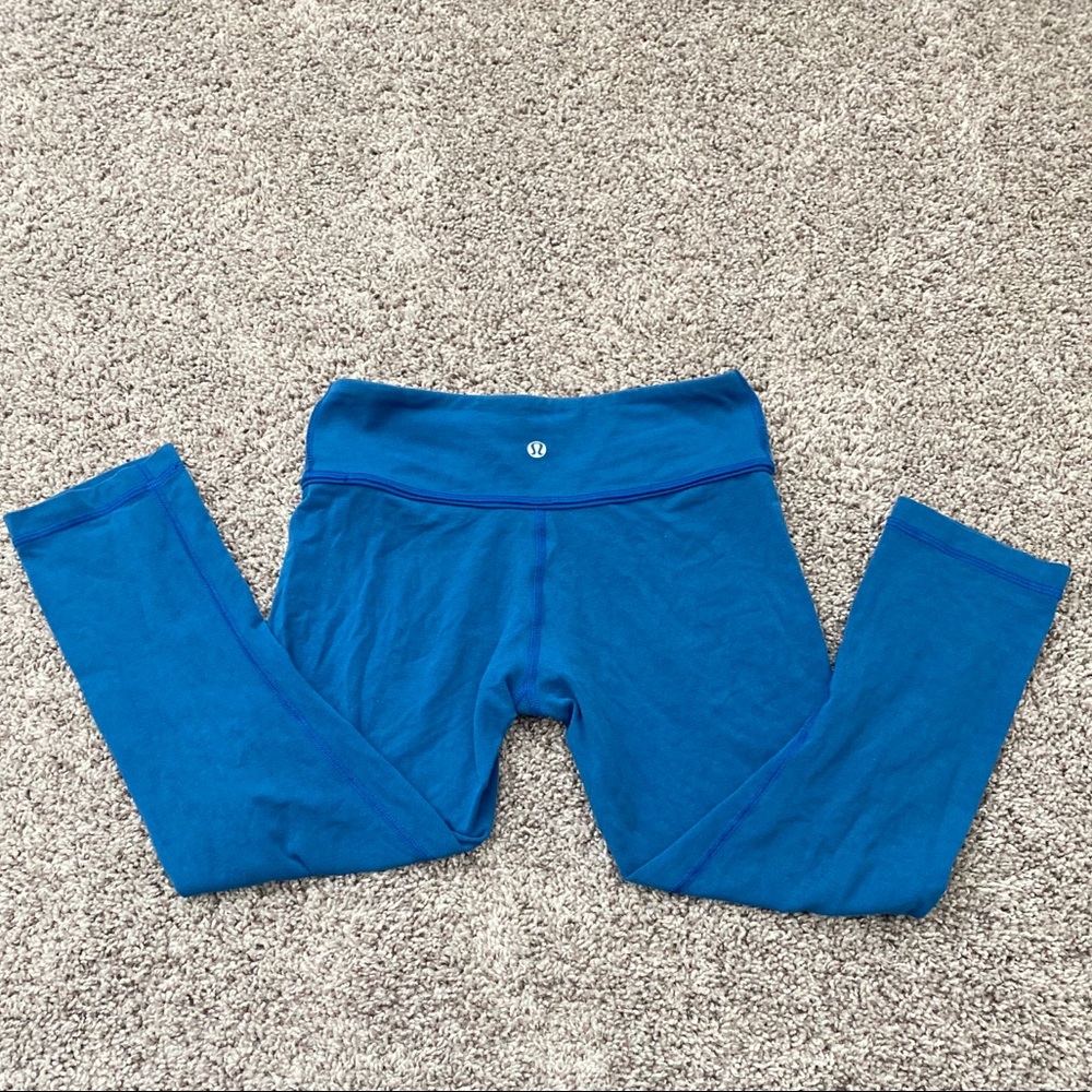 🌸 3/$25 
Lululemon cropped leggings